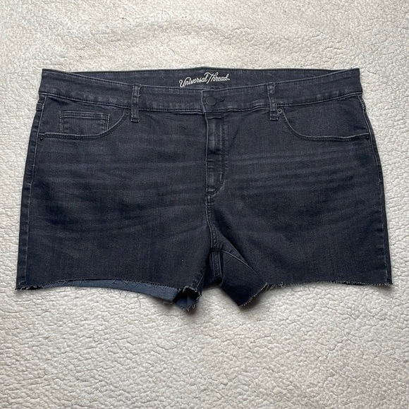 Universal Thread Shorts Black stretchy, size 20 Comfy - Picture 1 of 6
